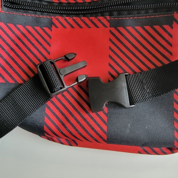 DICKIES PLAID FANNY PACK - Picture 8 of 12